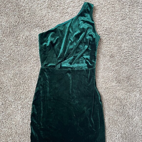 Lulus One Shoulder Green Velvet Dress - Picture 1 of 3